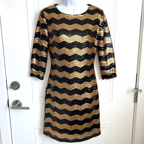Gianni Bini Dresses & Skirts - Gianni Bini sequined chevron dress sz M in EUC